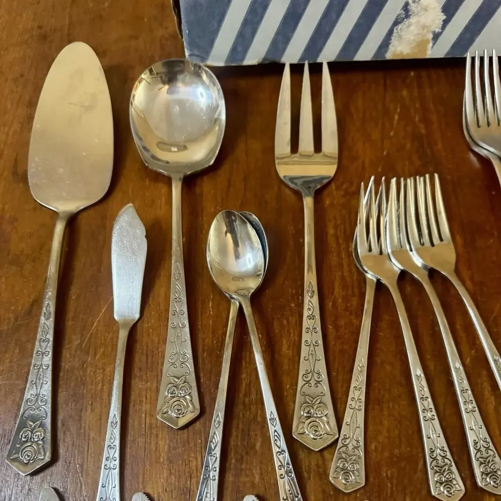 Oxford Hall Queen Tapestry 48 Pc Flatware Set Japan w/Original Box Rose